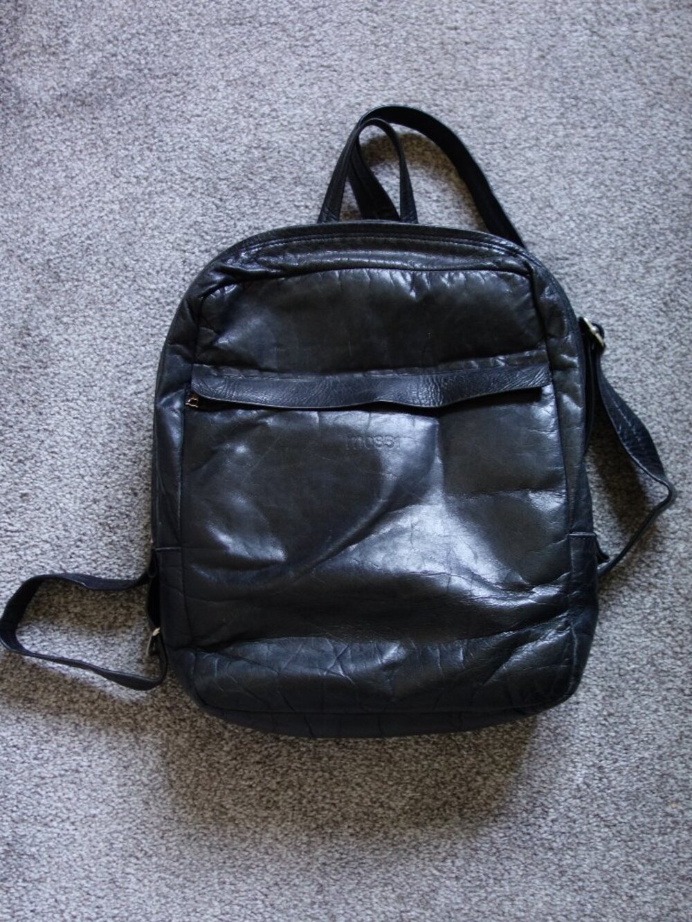M0851 Leather Backpack - Picture 2 of 9